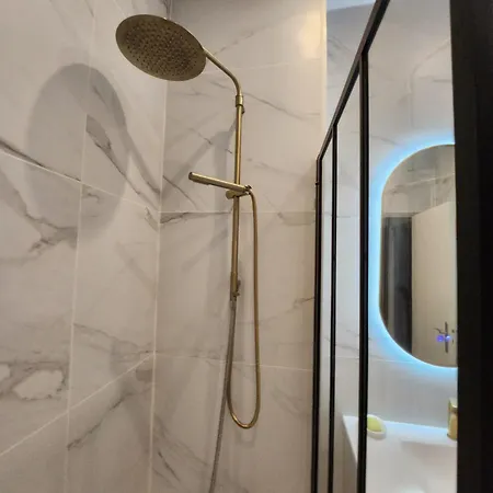 Pic De Notre Dame, Charming Suites Paris Exterior foto